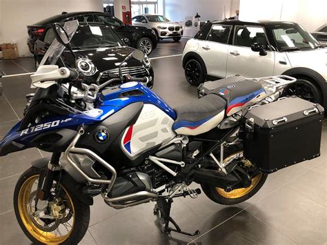 Change the nature of your bike by adding more power, improved performance, and the unique akrapovič sound. BMW R1250GS HP Adventure 2019 Tappezzeria Italia Confort ...