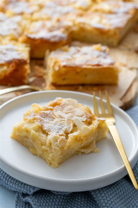 Kuchen backen einfach, schnell & unglaublich lecker. Einfacher Apfelkuchen vom Blech - saftig und mega lecker ...