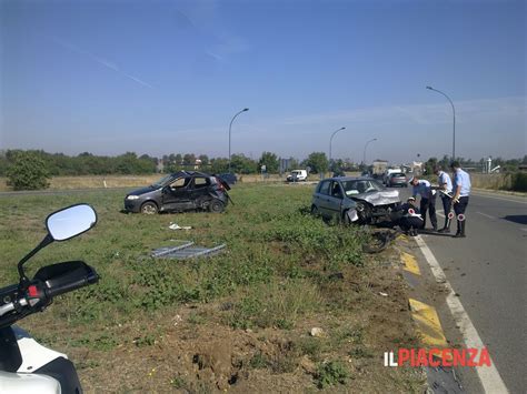 Mattinata Di Incidenti Cinque Feriti E Un Morto Ilpiacenza