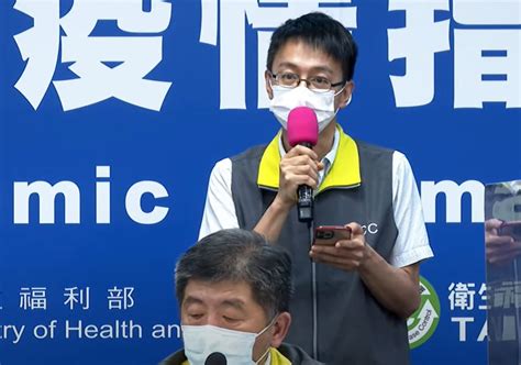 © 由 中時新聞網 提供 中央流行疫情指揮中心24日凌晨發聲明，撤銷金門縣政府「搭乘民用航空器抵達金門航空站之旅客應配合實聯制、接受新冠肺炎快. 台北市中興及剝皮寮採檢點快篩525人 陽性比率約10%