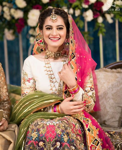 Pin By Mano👸 On Aineeb Pakistani Bridal Dresses Asian Bridal Dresses