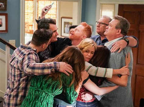Leave The Porch Light On: 'Modern Family' Series Finale Recap | The 