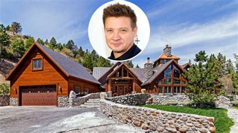 Jeremy Renner Lives At This Reno Nevada House Dirt In 2023 Jeremy