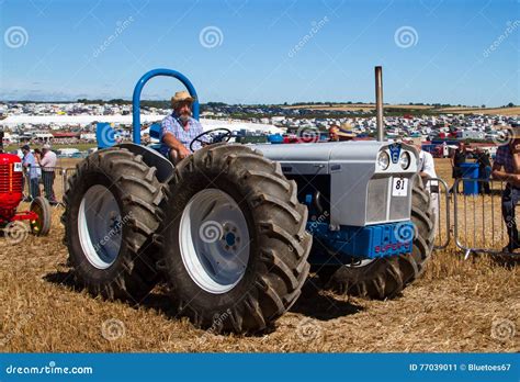 Old Ford County Super 6 Tractor at Show Editorial Photo - Image of fordson, equipment: 77039011