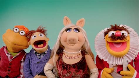 Merry Christmas From Miss Piggy And The Muppets The Muppets Disney Video
