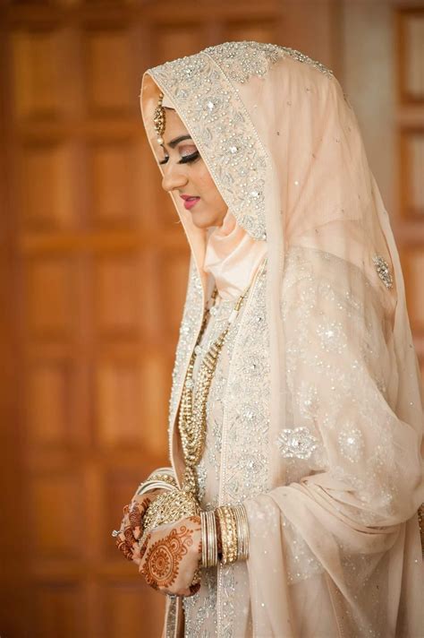 Hijabi Bride Hijab Fashion Wedding Muslim Bride Shaadi Mehndi Engagement Mod Muslim