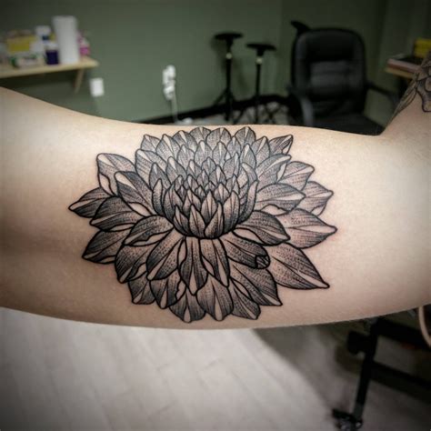 Dotwork Flower By Shane Olds At Studio Xiii In Orlando Fl Tattoos