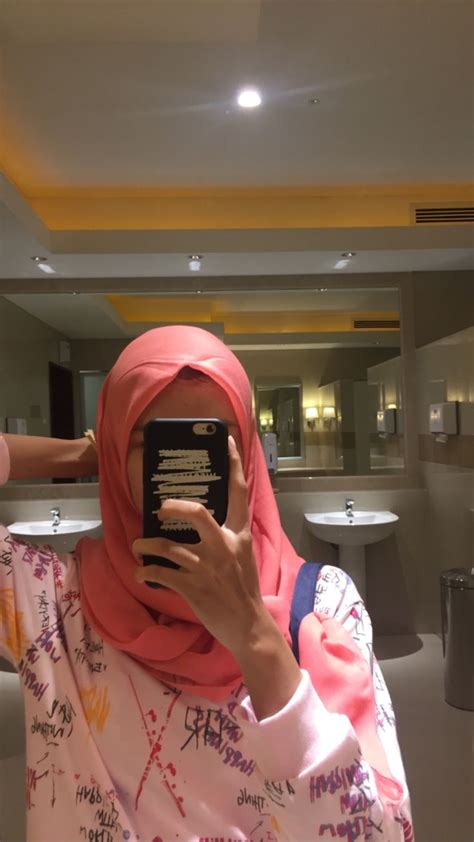 47 Mirror Selfie Hijab Samsung