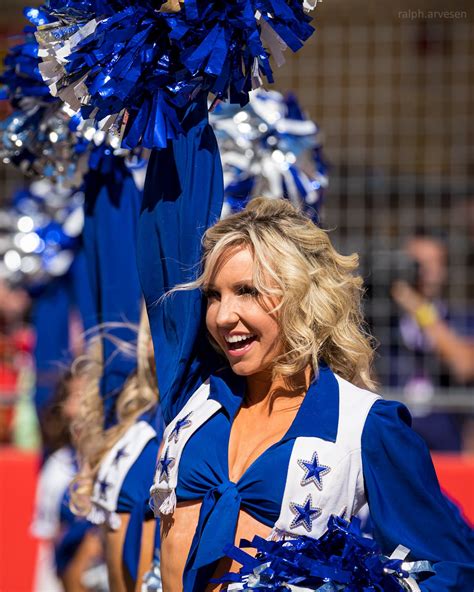 Dallas Cowboys Cheerleaders Performing At The Formula 1 United States