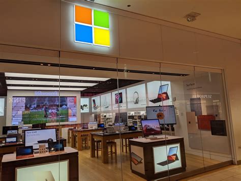 Robert Dyer Bethesda Row Microsoft Store To Close At Montgomery Mall