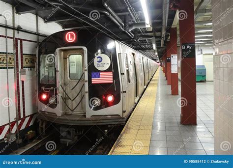 Nyc Subway L Train Arrives At Eighth Avenue Station In Manhattan