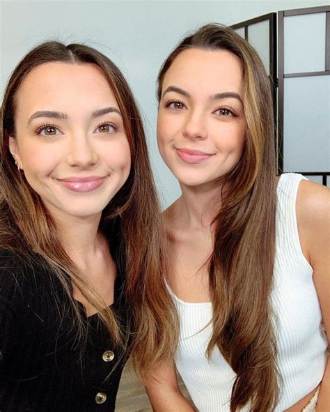 🌼 Veronica And Vanessa 🌼 Merrell Twins Veronica And Vanessa Famous Twins