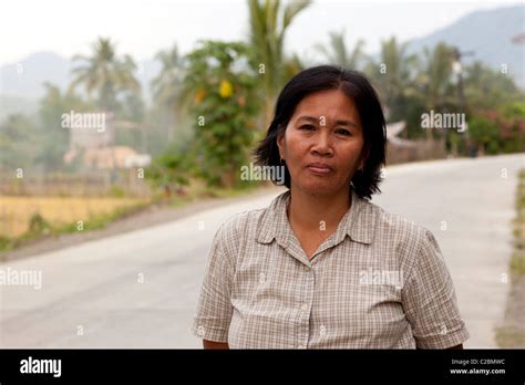 Filipino Woman Hi Res Stock Photography And Images Alamy