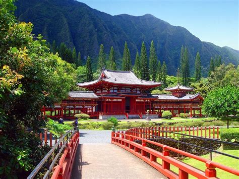Oahu Things To Do Guide To Visiting The Byodo In Temple Waikiki