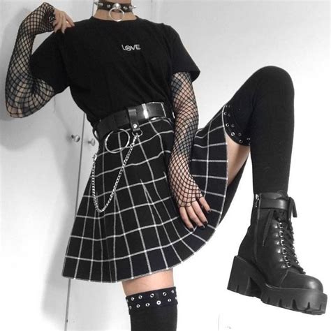 pin by corrin potter on pose ref black aesthetic fashion aesthetic grunge outfit egirl fashion