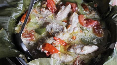 Masakan untuk makan siang masakan indonesia di lidah orang asing masakan indonesia yang terkenal beraneka ragam mempunyai cita rasa yang tinggi. Resep Masakan Garang Asem Ayam Khas Kudus ~ Resep Manis Masakan Indonesia