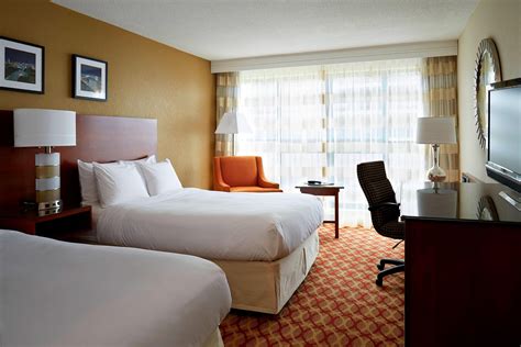 Hotel Rooms In Ottawas City Centre Ottawa Marriott Hotel