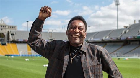 Iconic Soccer Player Pelé Dies Aged 82 Hello