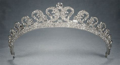 My Cartier Halo Scroll Tiara Royal Jewels Tiara Circlet