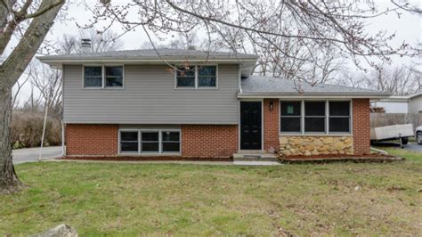 10907 ursula dr willow springs il 60480 for sale mls 11775086 re max
