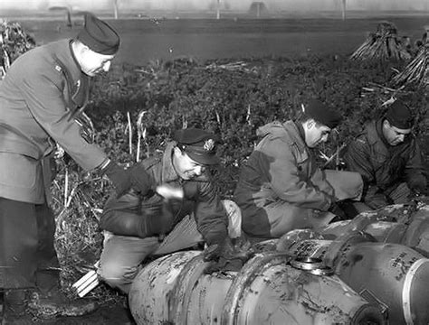Ww2 Bomb Squads Meet The Us Armys Explosive Ordnance Disposal