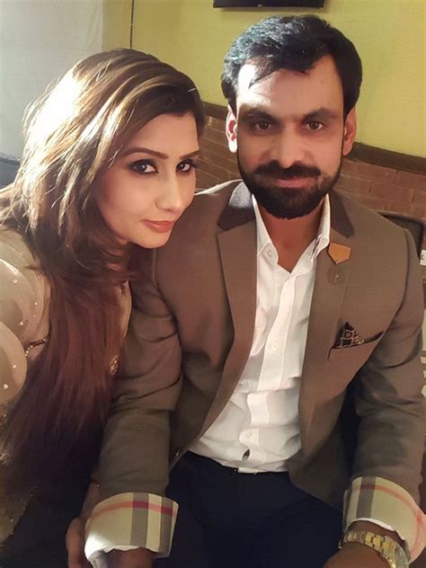 Latest Photo Of Muhammad Hafeez With His Wife Cricket Images Photos