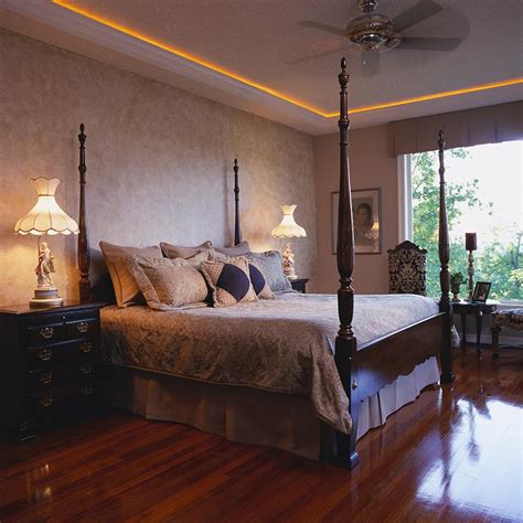 15 Master Bedrooms With Hardwood Flooring