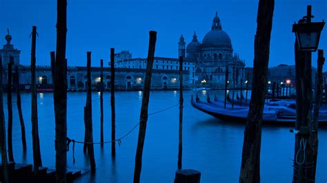 Venice By Night By Microsoft Wallpapers Wallpaperhub