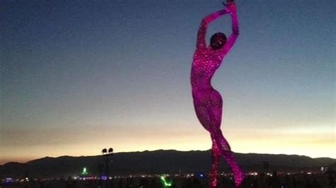 Sculpture Of Nude Woman Raising Eyebrows In San Leandro