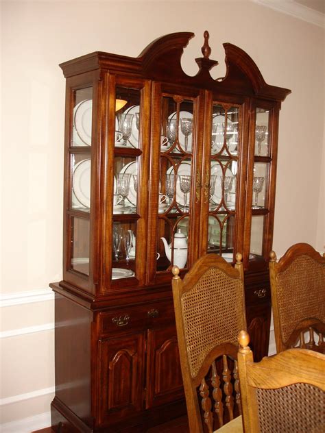 Pin by Jacque McCollum on Rooms I Like - Misc | Home, China cabinet