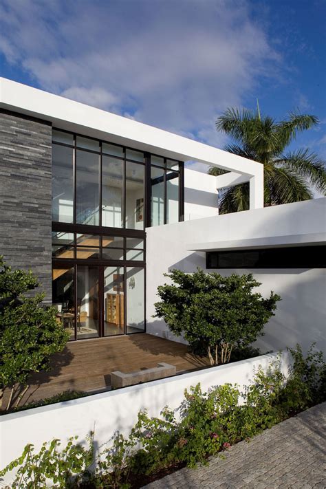 Elegant Modern Home In Golden Beach Florida
