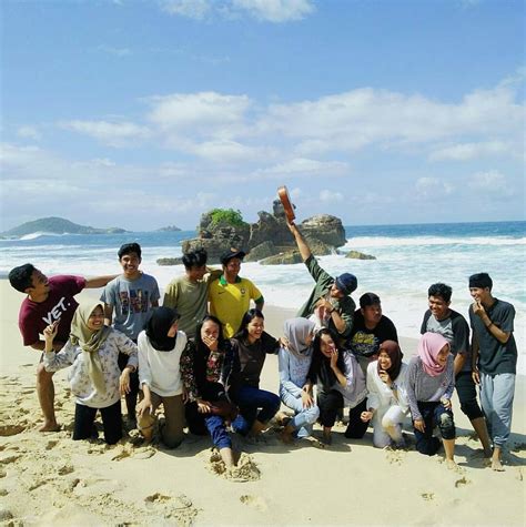 Foto Pantai Malang Selatan Rindu Kebersamaan Moment Paling Pas Yuk Kumpulin Nawak Nawak Ajak