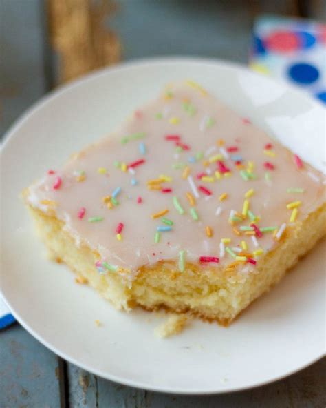 Der fantakuchen kann auch in einer springform gebacken werden. Fantakuchen vom Blech | Kidsrezepte | Rezept in 2020 ...