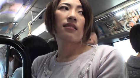 japonesa en el bus eporner
