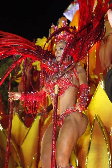 EGO Valesca Popozuda volta a exibir bumbum estranho na Sapucaí notícias de Carnaval