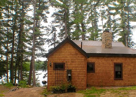 Lakefront Cabin Near Portland Maine