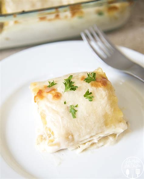 Get ready to roll with this twist on the italian fave!follow sara's instructions to make this original dish. Chicken Alfredo Lasagna Roll Ups - LMLDFood