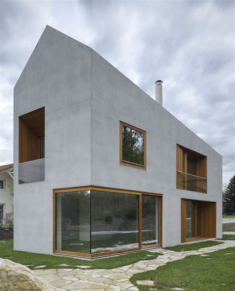 Wir zeigen euch, wie ihr eine gießform als gehäuse für eine uhr nutzen könnt. Satteldach aus Beton - Villa in Genf | Architektur ...