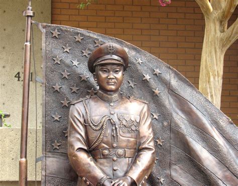 New statue of Gen. Vang Pao unveiled near Chico City Council Chambers ...