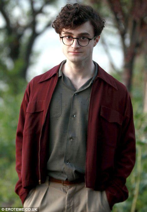 Daniel Radcliffe Still Looks Exactly Like Harry Potter As He Films His Latest Movie In New York