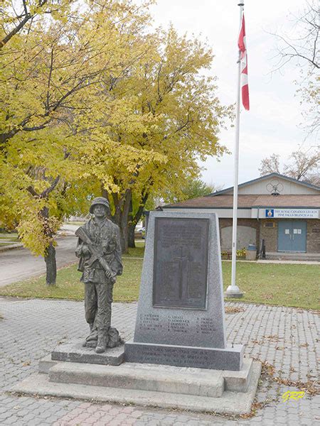 Historic Sites Of Manitoba Powerview Pine Falls War Memorial