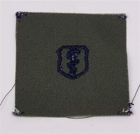 Vietnam Era Us Army Subdued Badge Patch Air Assault And Medical Rank