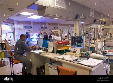 Nurses Station In A Neonatal Intensive Care Unit Nicu Stock Photo
