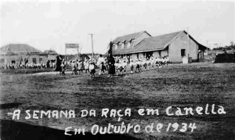 Boneco de neve em gramado, no rs. Canela / RS - Fotos históricas: 1934 - Centro de Canela (5)