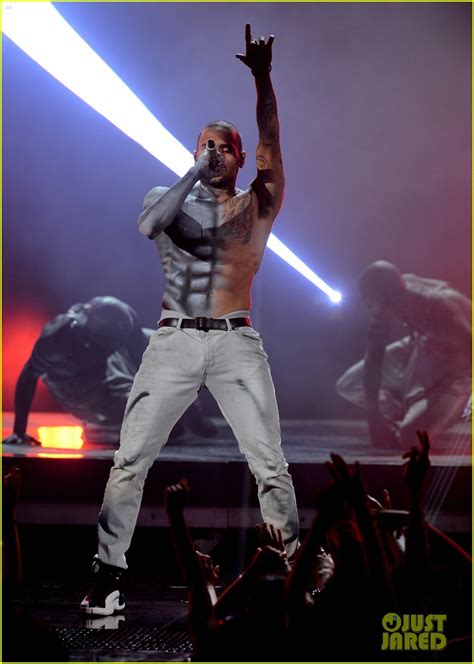 Chris Brown Shirtless For Bet Awards Performance Photo Chris Brown Shirtless