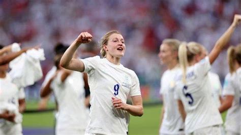Ellen White Manchester City And England Striker Announces Retirement