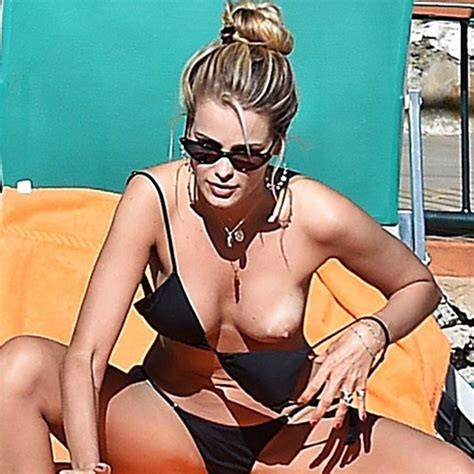Yasmin Brunet Nude Tits Slipped Out Of Bikini Onlyfans Leaked Nudes
