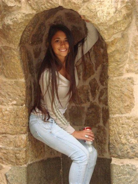 More images for antonella roccuzzo » Antonella Roccuzzo Is Living The Life (26 pics)