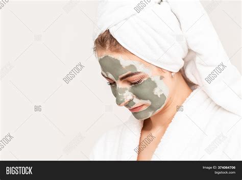 Beautician Applying Image And Photo Free Trial Bigstock