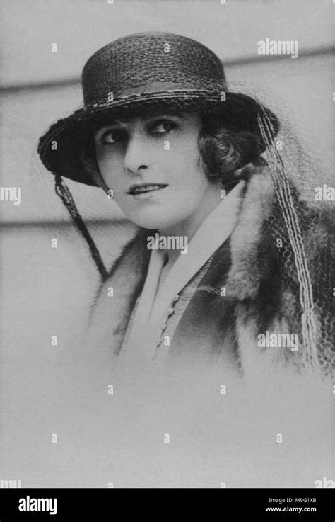 Retrato De Pearl White 1889 1938 Etapa Americana Y Actriz De Cine